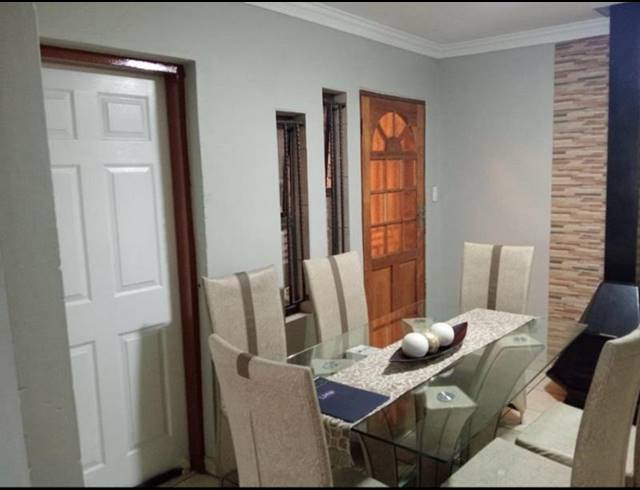 3 BEDROOM HOUSE FOR SALE IN CLOVERDENE